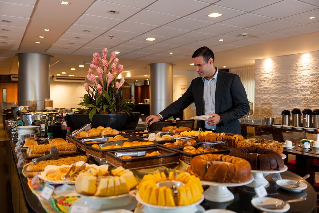 Best Western Premier Maceio Kültér fotó A buffet at a hotel